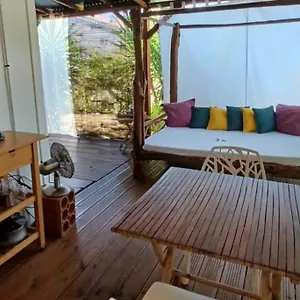 bungalow-atypique-ti-bambou-500m-de-la-plage.comcaribbean.com/