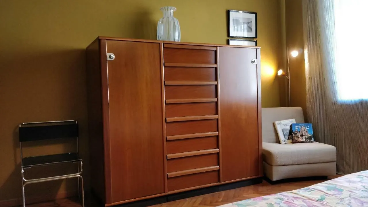 Apartment Suite Time Van Gogh CTA